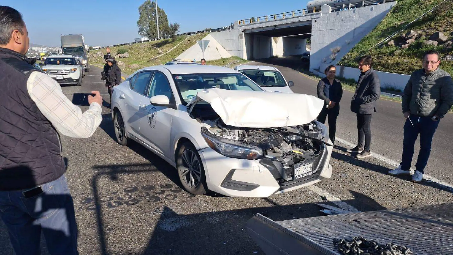 SJR POLI EL AUTO QUEDO DESTROZADO